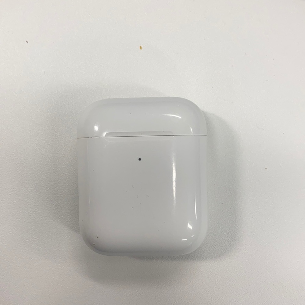 Airpods with wireless charging case